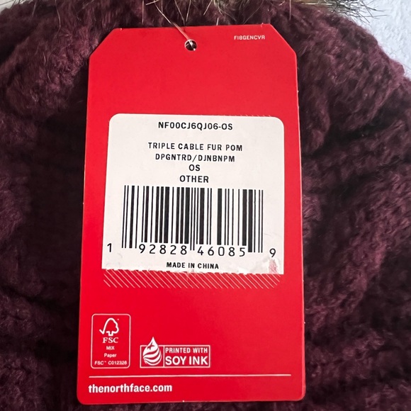 The Northface Triple Cable Fur Pom Beanie NWT - Picture 4 of 4
